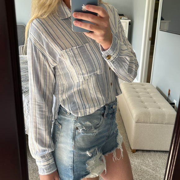 Aeropostale Striped Cropped Long Sleeve Button Down Shirt - Picture 3 of 8